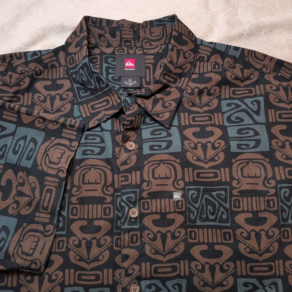 Quiksilver Short Sleeve Dress Shirt Size XL Tribal Surf Skate Burnquist
